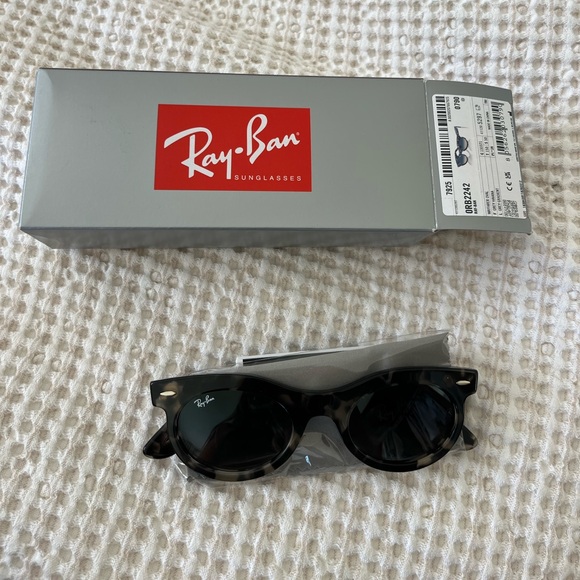 Wayfarer Oval - Grey Havana - Picture 2 of 6